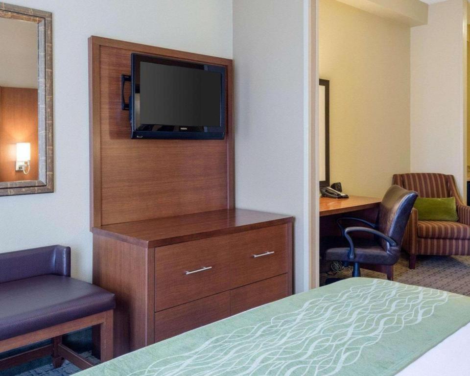 คอมฟอร์ท สวีทส์ Hotel สตาร์ควิลล์ ภายนอก รูปภาพ